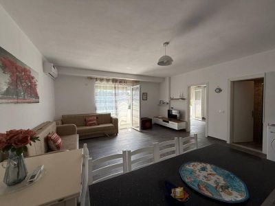 1+1 Apartmán v novostavbe, zariadený a blízko mora