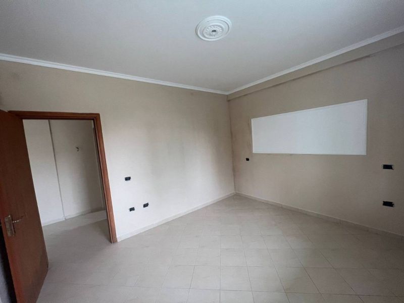 Unfurnished 2-bedroom. apartment in Golem - 3
